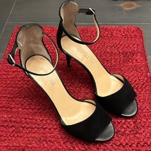 Barneys New York Vero Cuoio Black Suede Ankle Strap Heels Sz 35/US 5
